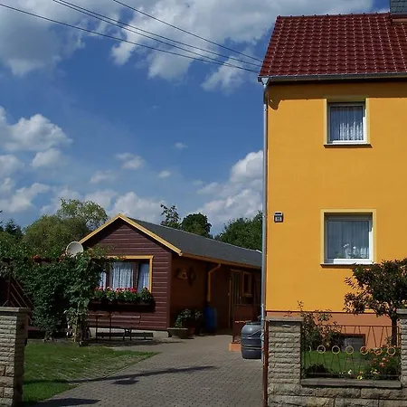 Guest house Ferienzimmer-hamisch-inklusive-fruehstueck Rathmannsdorf